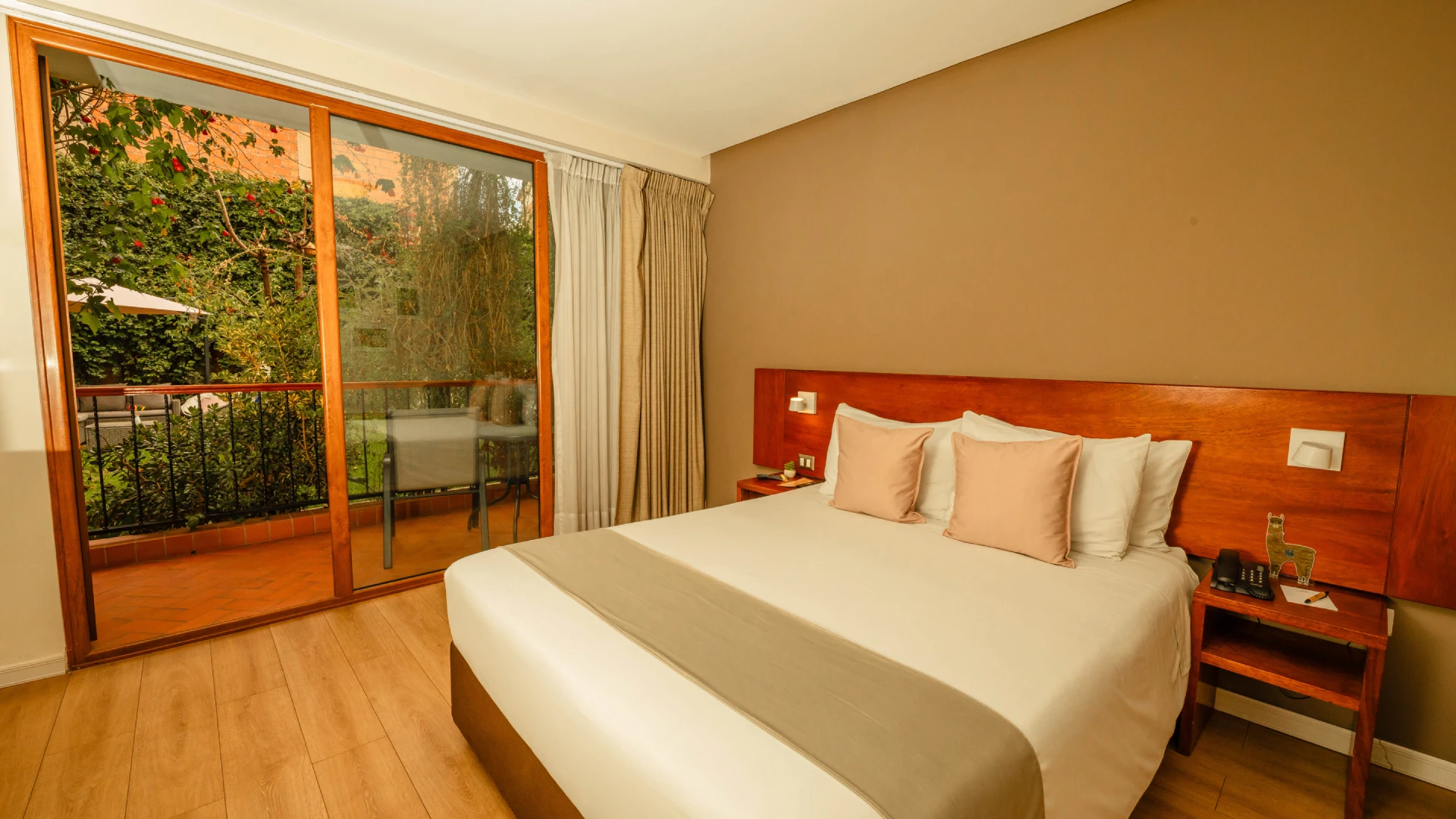 Habitaciones Saska Hotel